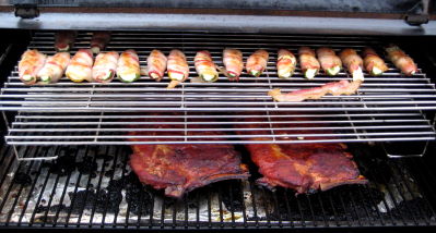 SmokingPit.com - Smoking meats recipes smoker information and bebecue BBQ tips and how to videos on smoking. Traeger smoker information.