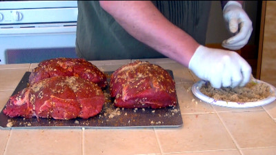 SmokingPit.com - Hickory Smoked Pulled BBQ Beef -  Roast Beef -  Beef recipes and how to videos on  slow cooking on the Traeger texas smoker grill.  Smoking meats information and Treager Pellets Tacoma WA Washinton SmokingPit.com