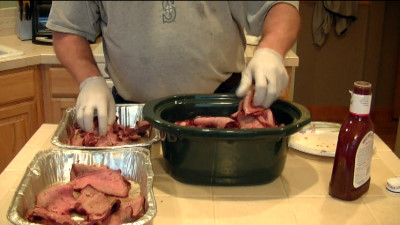 SmokingPit.com - Yoder YS640 Mesquite & Hickory Smoked Honey BBQ Beef - Loading Crockpot