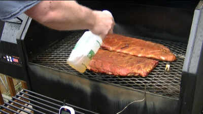 SmokingPit.com - Smoked Hickory Smoked Pork Spareribs. Great pork barbeque with a sweet and smokey dry rub. Tacoma WA Washington