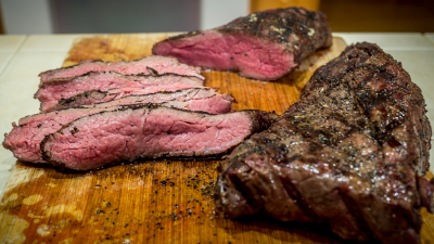 SmokingPit.com - Alder Smoked Sous Vide Tri Tip - Money Shot